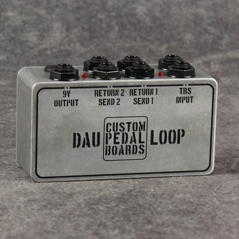 Custom Pedal Boards Buffered Patch Box - 2nd Hand Custom Pedal Boards Buffered Patch Box - 2nd Hand