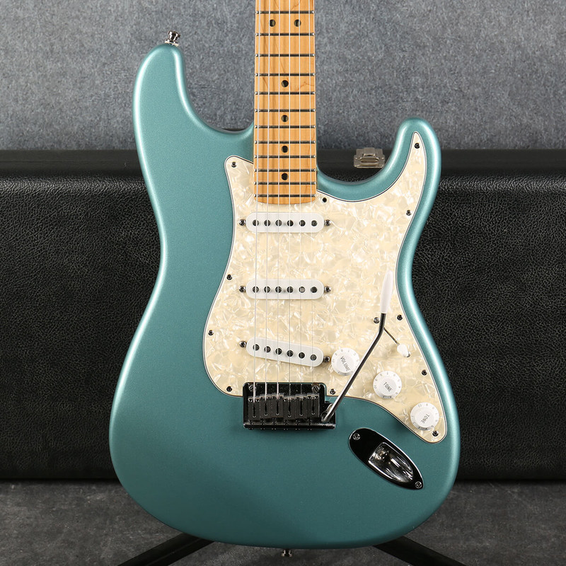 Fender USA Roadhouse Stratocaster - Teal Green Metallic - Hard Case - 2nd Hand Fender USA Roadhouse Stratocaster - Teal Green Metallic - Hard Case - 2nd Hand