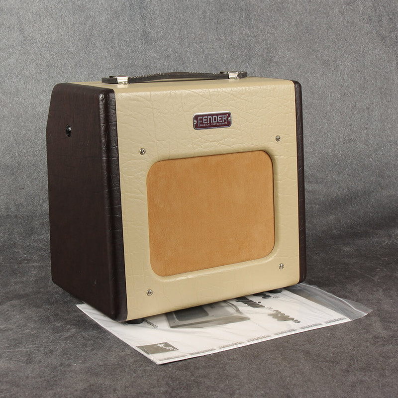 Fender Champion 600 - 2nd Hand Fender Champion 600 - 2nd Hand