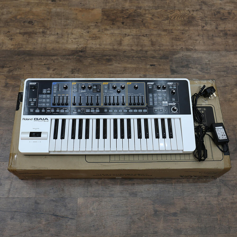 Roland Gaia SH-01 Synthesizer with PSU - Box & PSU - 2nd Hand