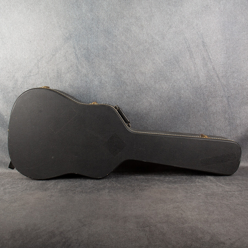 Hard Case for Acoustic Guitar - 2nd Hand Hard Case for Acoustic Guitar - 2nd Hand