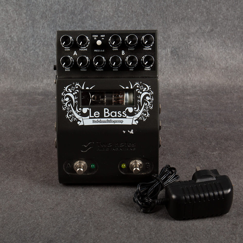 Two Notes Le Bass Dual Channel Preamp - PSU - 2nd Hand Two Notes Le Bass Dual Channel Preamp - PSU - 2nd Hand