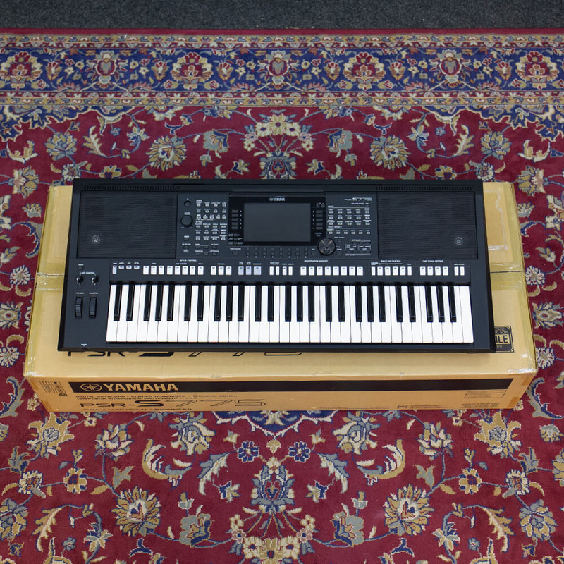 Yamaha PSR-S775 Keyboard - Box & PSU - 2nd Hand