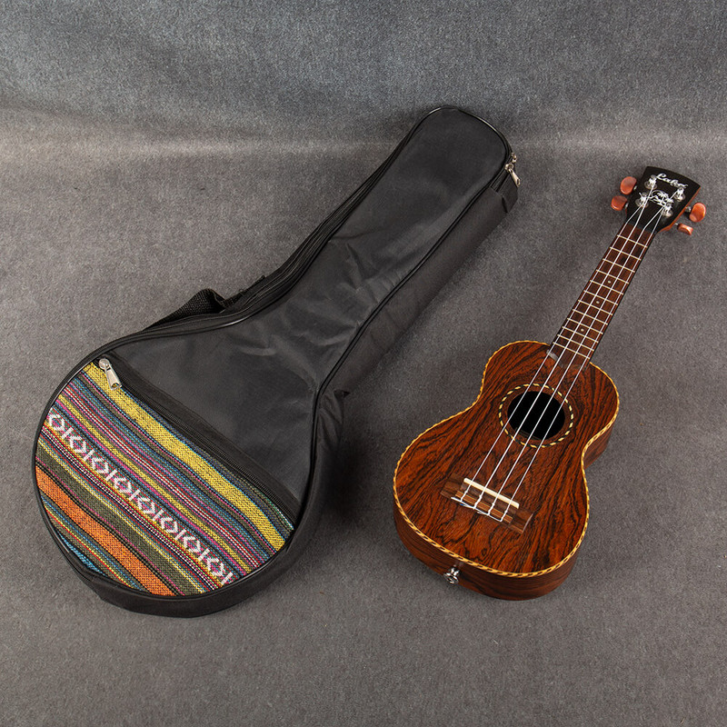 Laka by Vintage VUS75 Butterfly Wood Soprano Ukulele - Gig Bag - 2nd Hand Laka by Vintage VUS75 Butterfly Wood Soprano Ukulele - Gig Bag - 2nd Hand