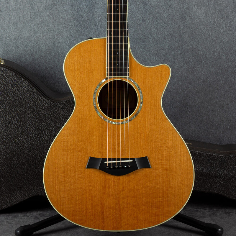 Taylor Grand Concert Mahogany 12 Fret - Hard Case - 2nd Hand Taylor Grand Concert Mahogany 12 Fret - Hard Case - 2nd Hand