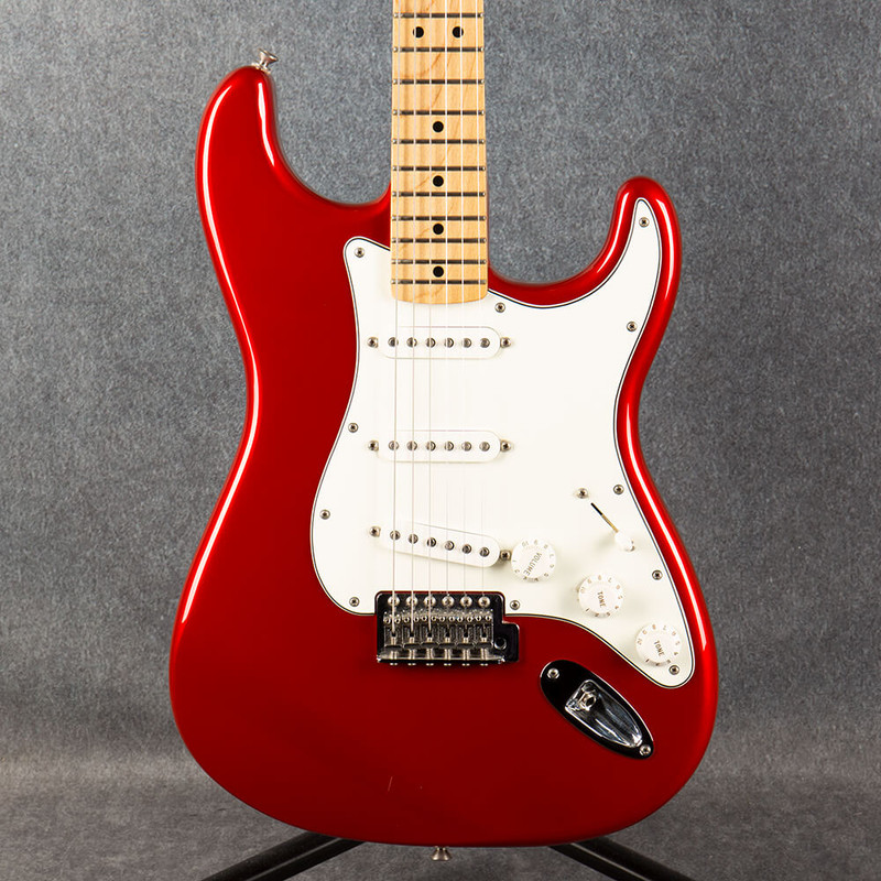Fender Mexican Standard Stratocaster - Candy Apple Red - 2nd Hand
