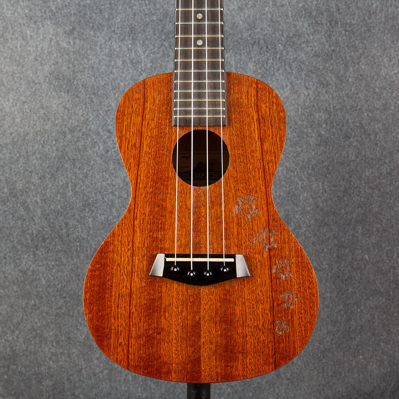 Islander by Kanilea MC-4-HNS Mahogany Concert Ukulele - Gig Bag - 2nd Hand Islander by Kanilea MC-4-HNS Mahogany Concert Ukulele - Gig Bag - 2nd Hand