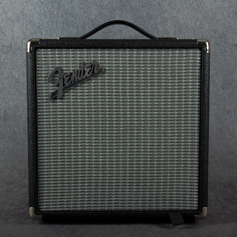 Fender Rumble 15 Bass Amp - 2nd Hand (128643) Fender Rumble 15 Bass Amp - 2nd Hand (128643)