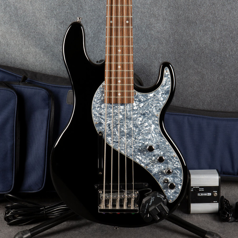 Line 6 Variax 705 Bass 5 String - Roland GK-3B - Black - Gig Bag - 2nd Hand Line 6 Variax 705 Bass 5 String - Roland GK-3B - Black - Gig Bag - 2nd Hand