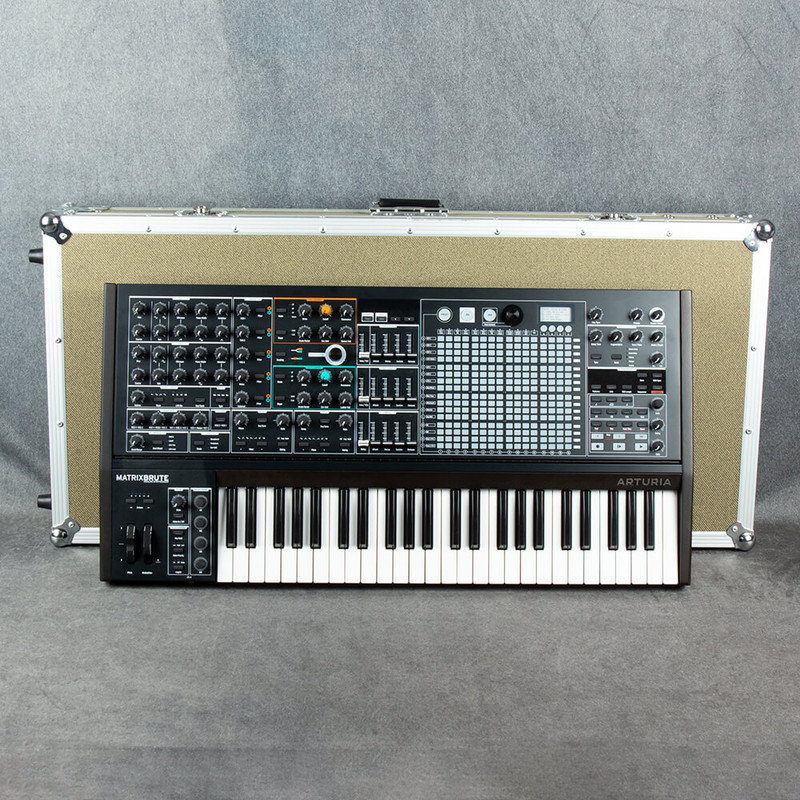 Arturia MatrixBrute Noir - Flight Case - 2nd Hand