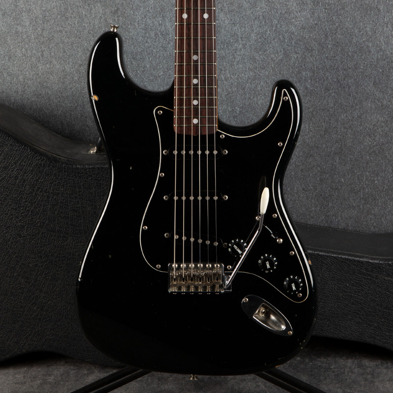 Squier MIJ Silver Series Stratocaster - Black - Hard Case - 2nd Hand Squier MIJ Silver Series Stratocaster - Black - Hard Case - 2nd Hand