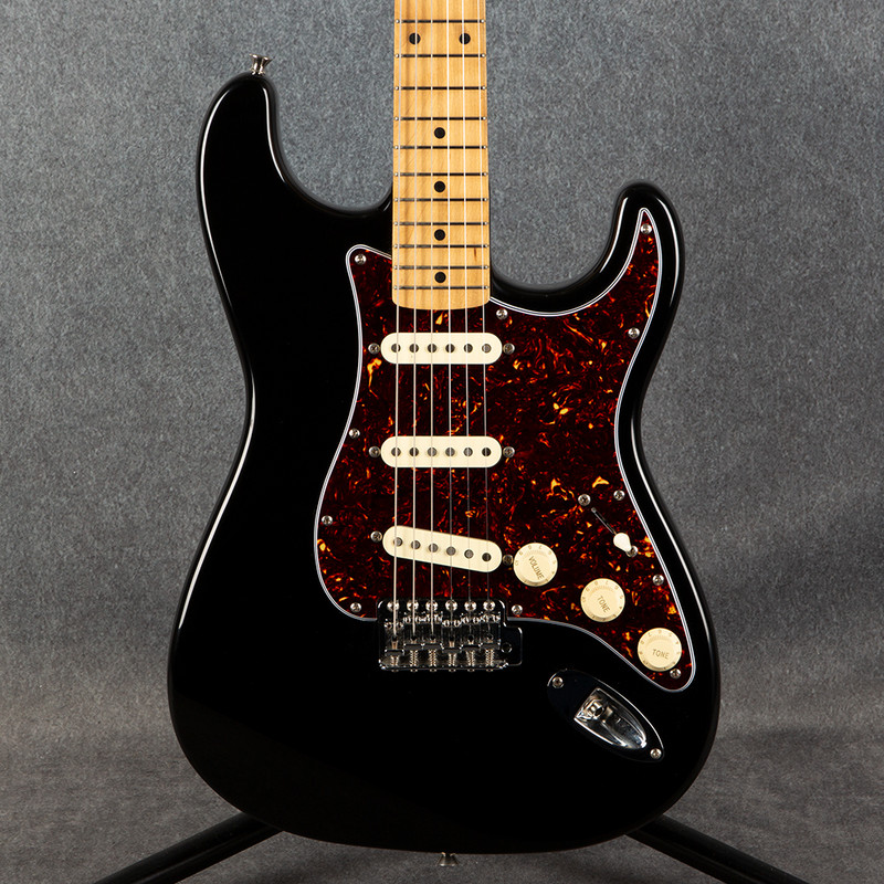 Fender Made In Japan Stratocaster 1994 - Black - 2nd Hand Fender Made In Japan Stratocaster 1994 - Black - 2nd Hand
