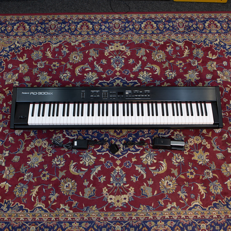 Roland RD-300SX Stage Piano **COLLECTION ONLY** - 2nd Hand