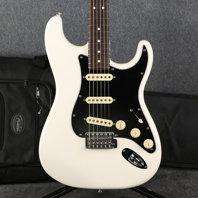 Fender American Performer Stratocaster - Arctic White - Gig Bag - 2nd Hand