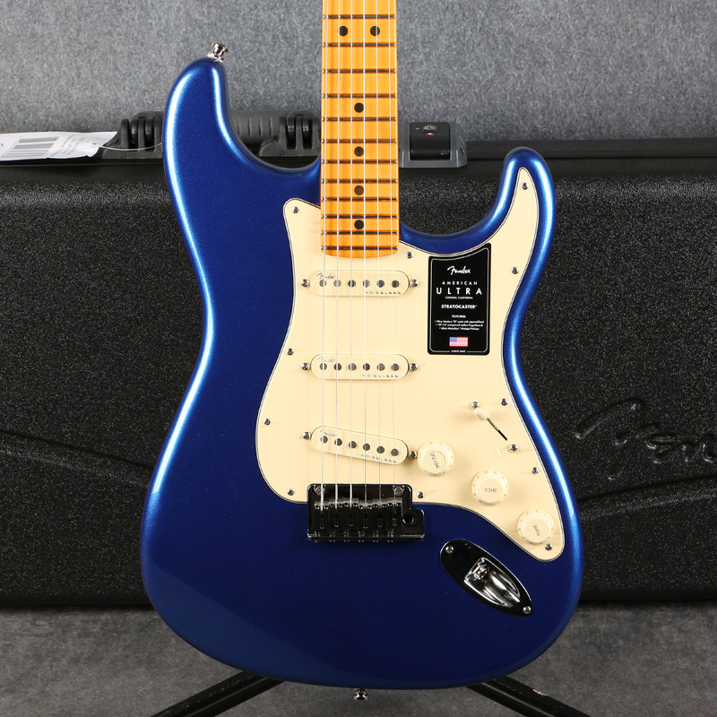 Fender American Ultra Stratocaster - Cobra Blue - Hard Case - 2nd Hand