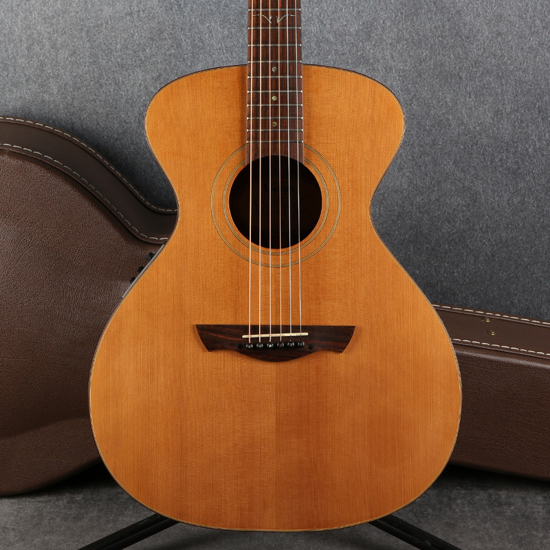 Vintage Gordon Giltrap VE2000GG Signature Electro Acoustic - Case - 2nd Hand Vintage Gordon Giltrap VE2000GG Signature Electro Acoustic - Case - 2nd Hand
