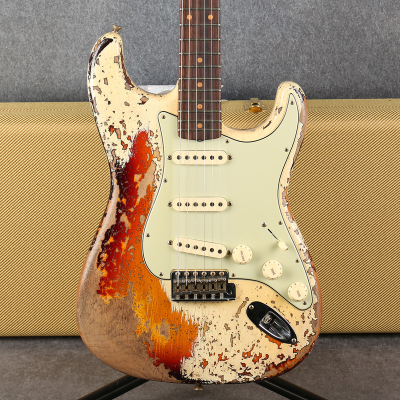 Fender Custom Shop 1959 Stratocaster Vintage White-Sunburst - Case - 2nd Hand Fender Custom Shop 1959 Stratocaster Vintage White-Sunburst - Case - 2nd Hand