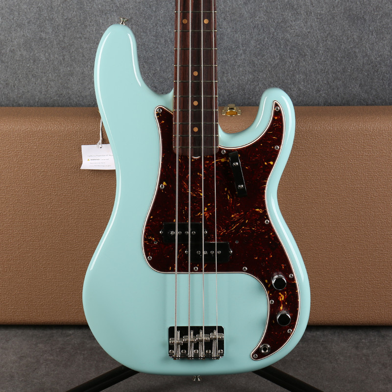Fender American Vintage II 1960 Precision Bass - Daphne Blue - Case - 2nd Hand (X1157807) Fender American Vintage II 1960 Precision Bass - Daphne Blue - Case - 2nd Hand (X1157807)