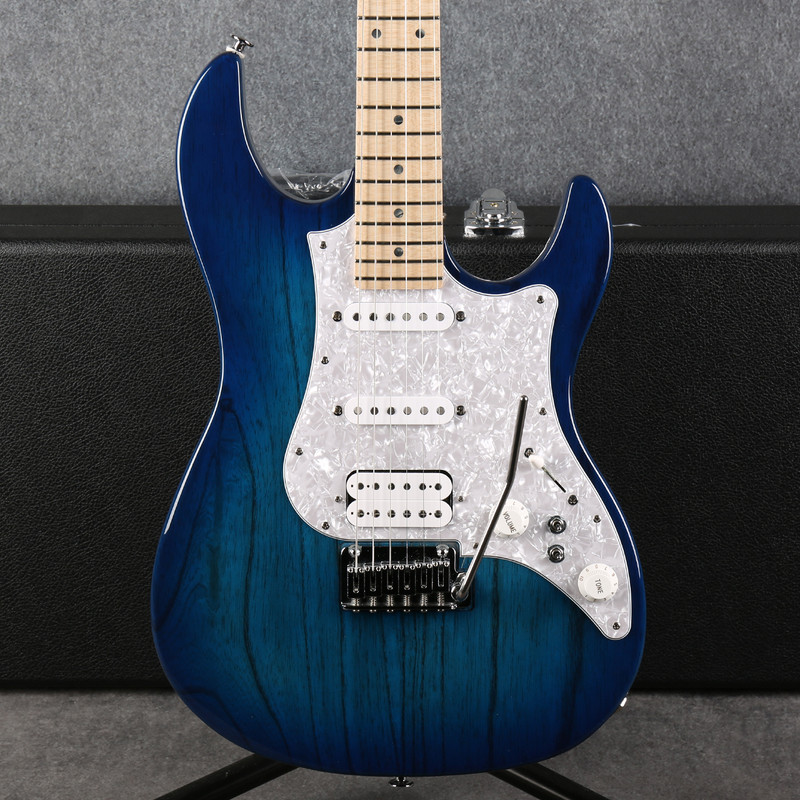 FGN Expert Odyssey EOS2-ASH-M - See-Thru Blue Burst - Hard Case - 2nd Hand FGN Expert Odyssey EOS2-ASH-M - See-Thru Blue Burst - Hard Case - 2nd Hand