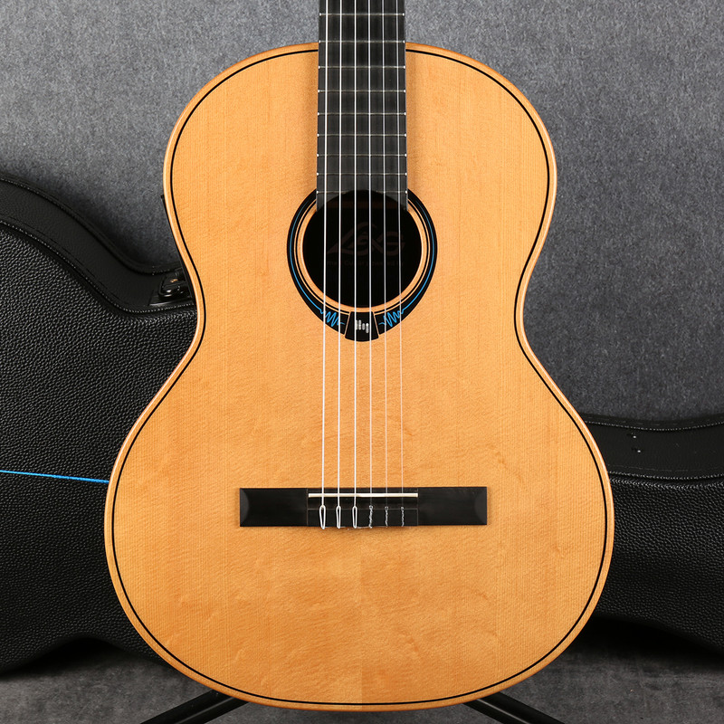 Lag Hyvibe CHV30E Classical Smart Guitar - Natural - Hard Case - 2nd Hand