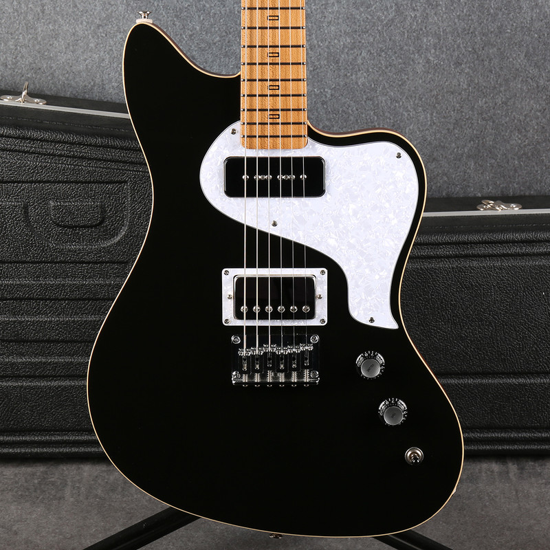 PJD St John LTD - Black - Hard Case - 2nd Hand (136853) PJD St John LTD - Black - Hard Case - 2nd Hand (136853)