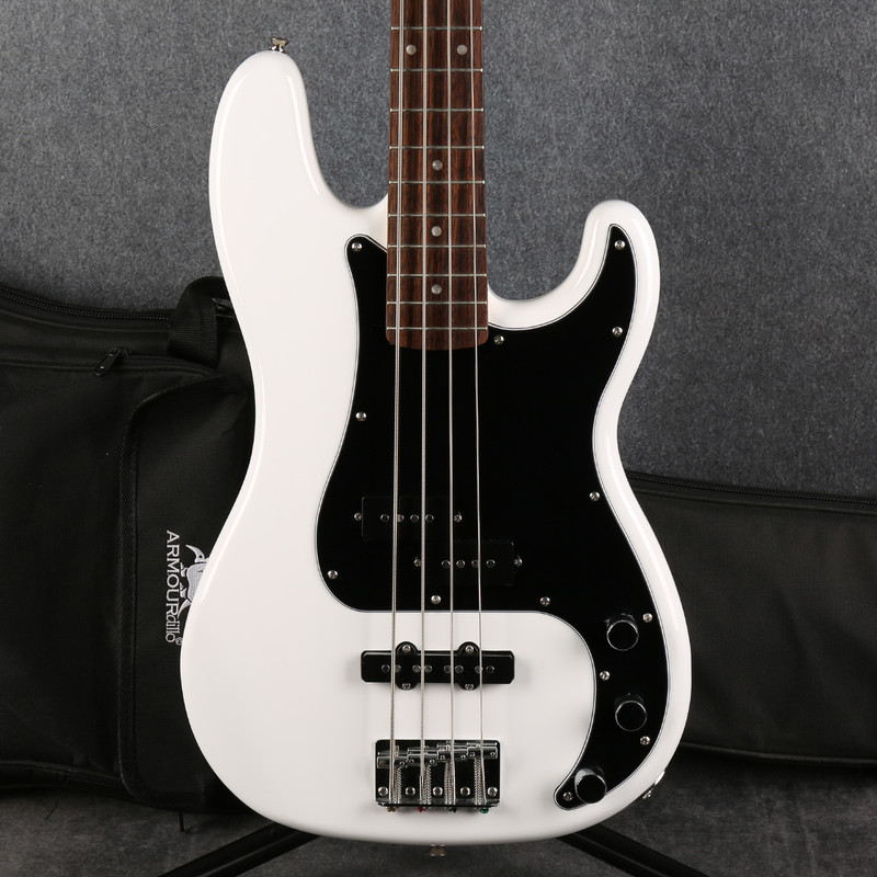 Squier Affinity Precision Bass PJ - Olympic White - Gig Bag - 2nd Hand Squier Affinity Precision Bass PJ - Olympic White - Gig Bag - 2nd Hand