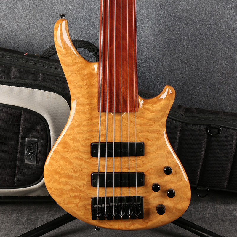 Roscoe SKB Custom 3006 Quilt Maple Fretless Bass - Natural - Gig Bag - 2nd Hand
