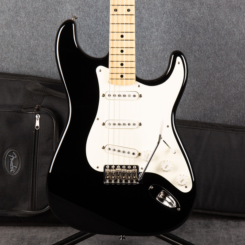 Fender Stratocaster - Made in Japan - Black - Gig Bag - 2nd Hand Fender Stratocaster - Made in Japan - Black - Gig Bag - 2nd Hand