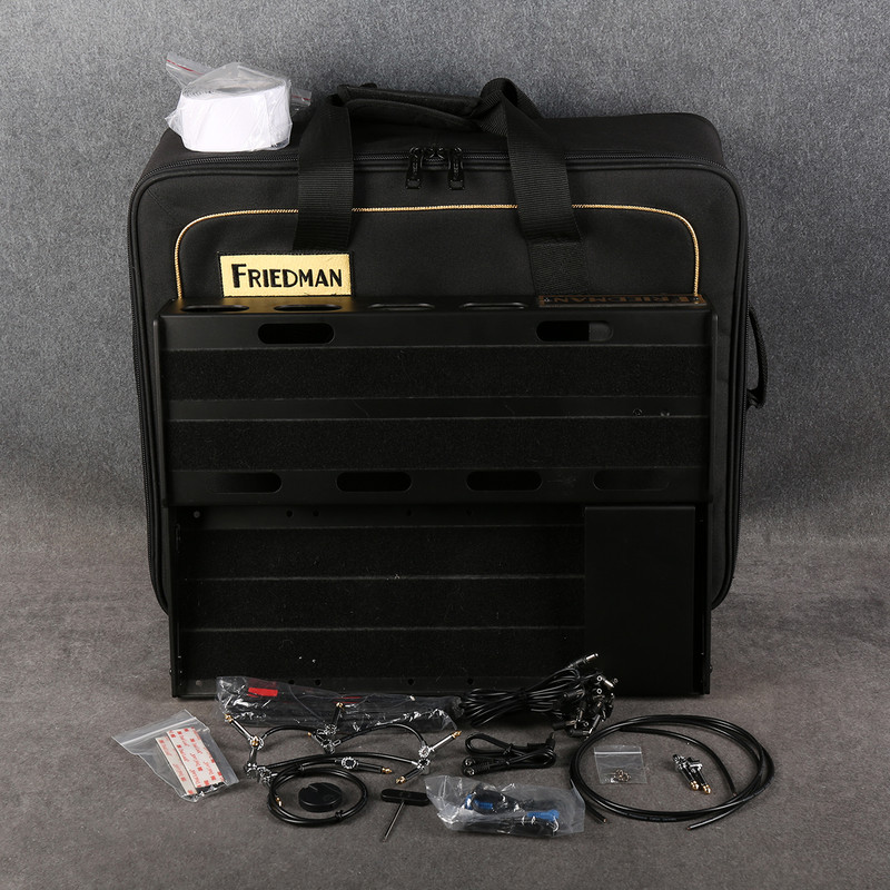 Friedman Pedal Board 1520 - Power Grid 10 - Buffer Bay 6 - Gig Bag - 2nd Hand Friedman Pedal Board 1520 - Power Grid 10 - Buffer Bay 6 - Gig Bag - 2nd Hand