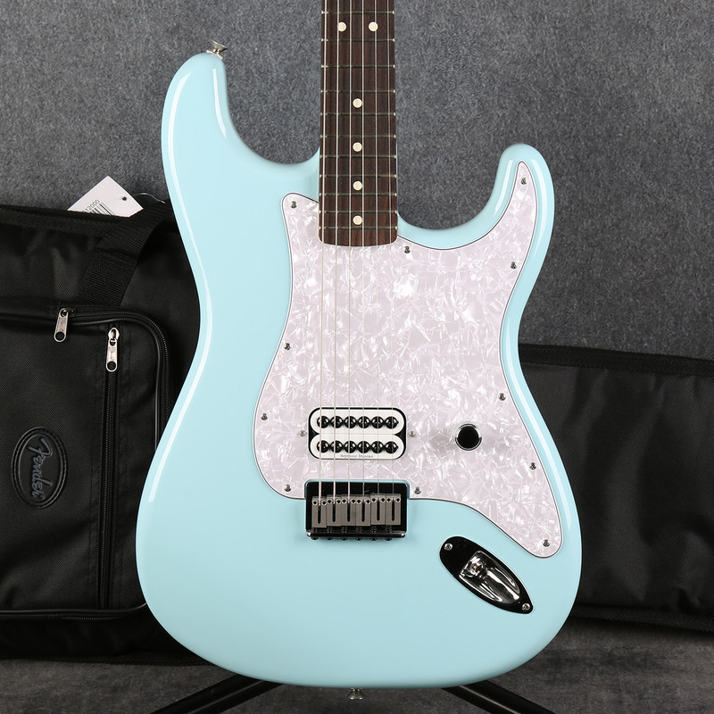 Fender Limited Edition Tom Delonge Stratocaster - Daphne Blue - Bag - 2nd Hand