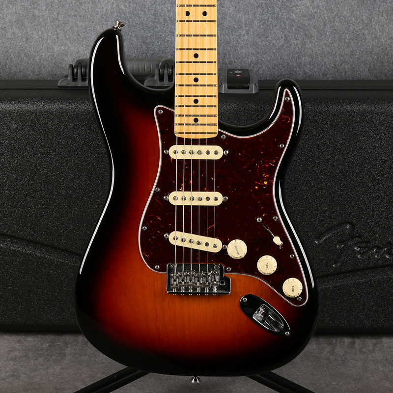 Fender American Professional II Stratocaster 3 Colour Sunburst - Case - 2nd Hand Fender American Professional II Stratocaster 3 Colour Sunburst - Case - 2nd Hand