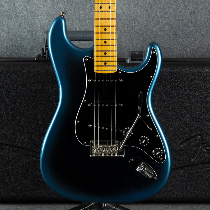 Fender American Pro II Stratocaster - Dark Night - Hard Case - 2nd Hand