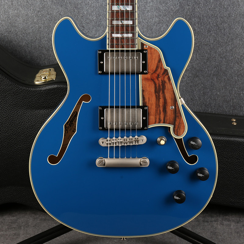 D'Angelico Deluxe Mini DC LE - Sapphire - Hard Case - 2nd Hand D'Angelico Deluxe Mini DC LE - Sapphire - Hard Case - 2nd Hand