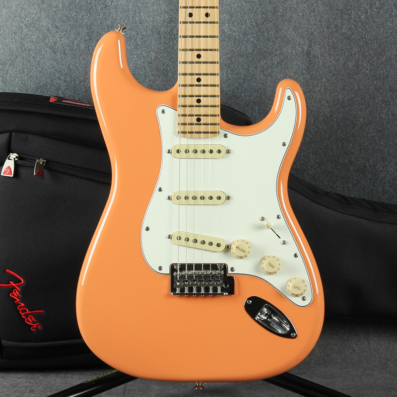 Fender Player Stratocaster - Pacific Peach - Gig Bag - 2nd Hand