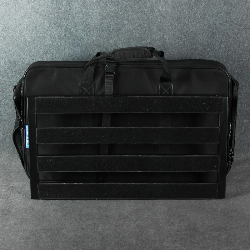 Pedaltrain Classic 2 Pedalboard - Gig Bag - 2nd Hand (141730) Pedaltrain Classic 2 Pedalboard - Gig Bag - 2nd Hand (141730)