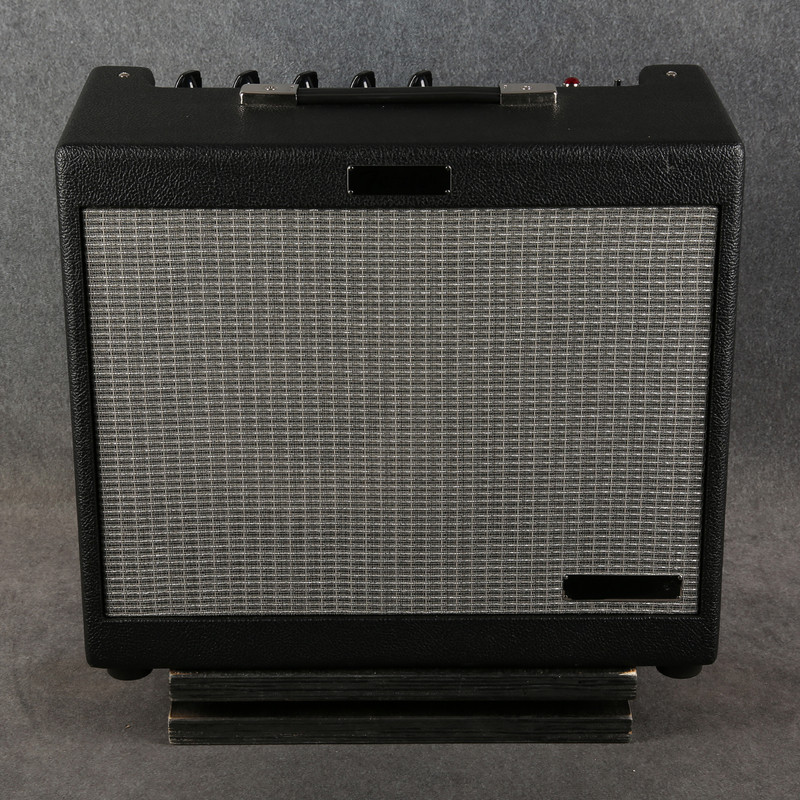 Fender Tone Master FR-10 Active Cabinet - Boxed - 2nd Hand Fender Tone Master FR-10 Active Cabinet - Boxed - 2nd Hand