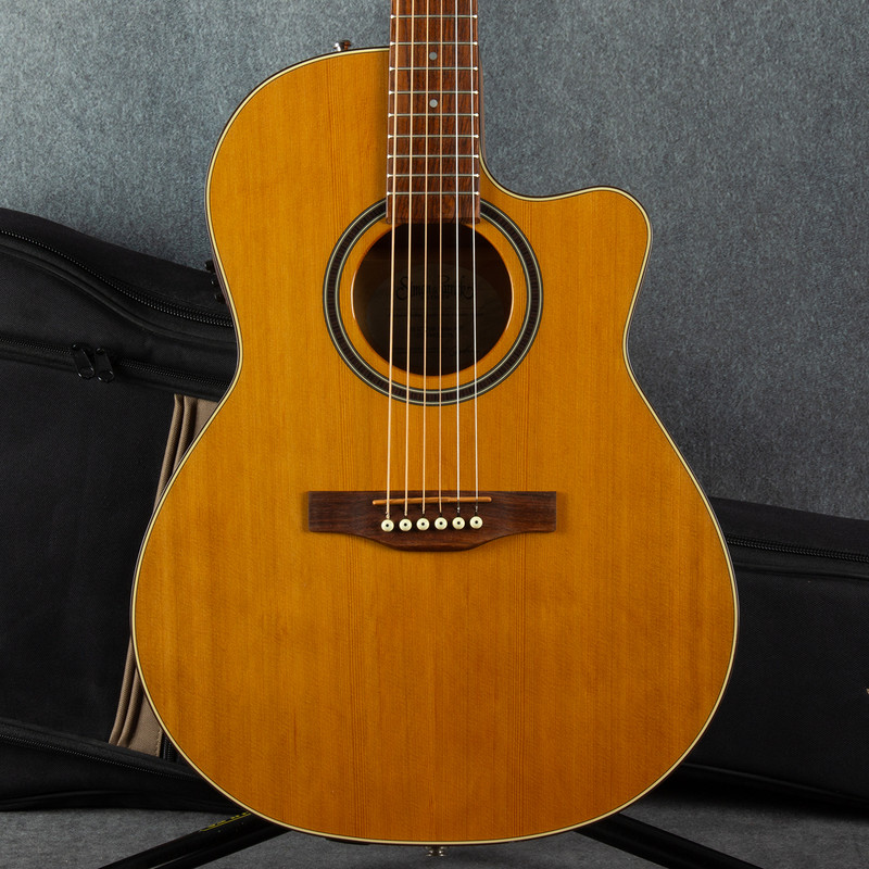 Simon & Patrick CW GT Folk Cedar A3T - Gig Bag - 2nd Hand Simon & Patrick CW GT Folk Cedar A3T - Gig Bag - 2nd Hand