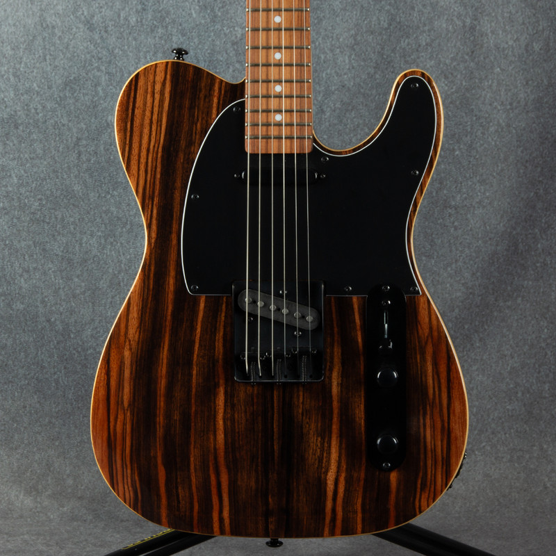 Michael Kelly Custom Collection 50 Striped Ebony - 2nd Hand Michael Kelly Custom Collection 50 Striped Ebony - 2nd Hand