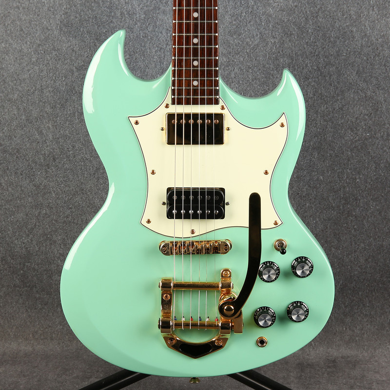 Gould Double Cut Electric Guitar - Turquoise - 2nd Hand
