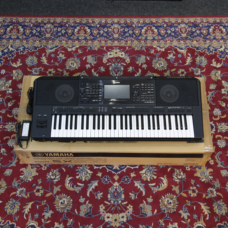 Yamaha PSR-SX900 Arranger Workstation Keyboard - Box & PSU - 2nd Hand