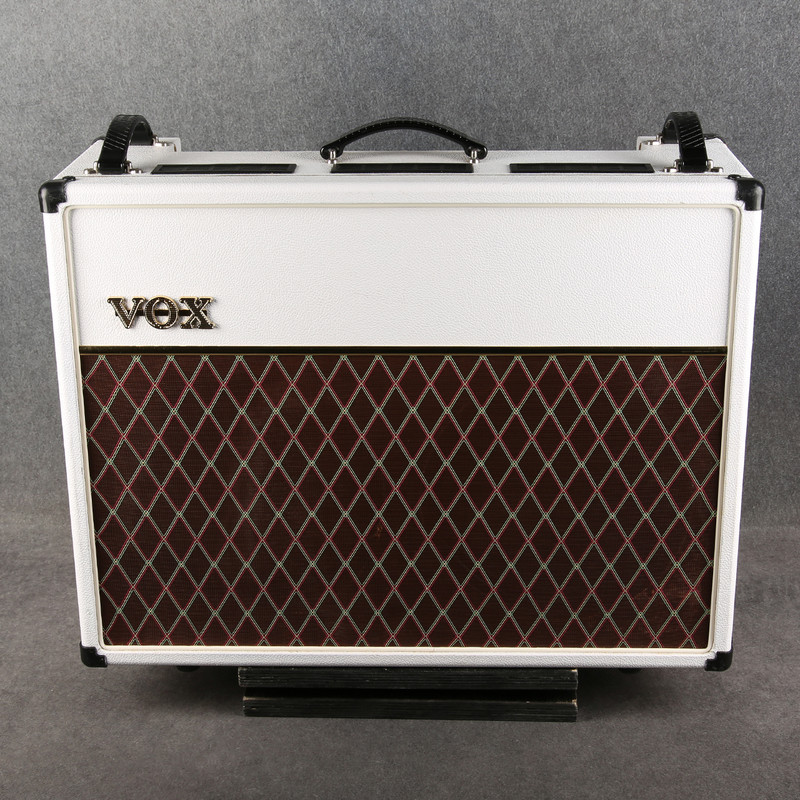 Vox AC30C2WB Limited Edition Combo - White Bronco **COLLECTION ONLY** - 2nd Hand Vox AC30C2WB Limited Edition Combo - White Bronco **COLLECTION ONLY** - 2nd Hand