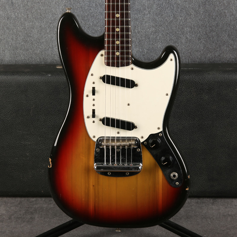 Fender 1976 Mustang - Sunburst - Hard Case - 2nd Hand Fender 1976 Mustang - Sunburst - Hard Case - 2nd Hand