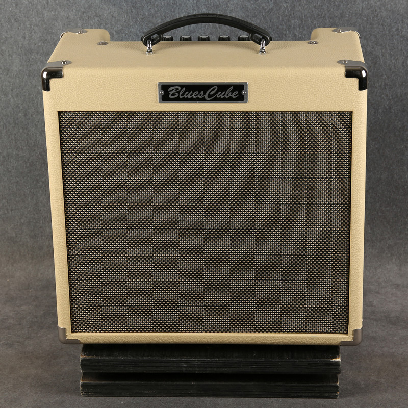 Roland Blues Cube Hot Combo Amplifier - Vintage Blonde - 2nd Hand (143387) Roland Blues Cube Hot Combo Amplifier - Vintage Blonde - 2nd Hand (143387)