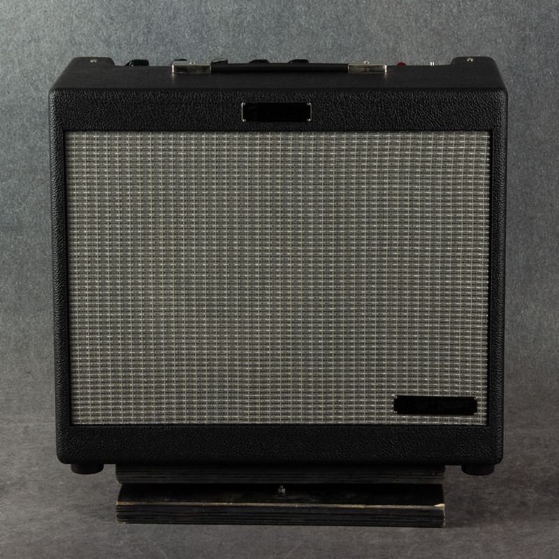 Fender Tone Master FR-10 - Boxed - 2nd Hand Fender Tone Master FR-10 - Boxed - 2nd Hand