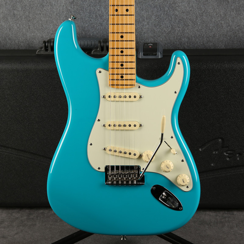 Fender American Professional II Stratocaster - Miami Blue - Hard Case - 2nd Hand (144096)