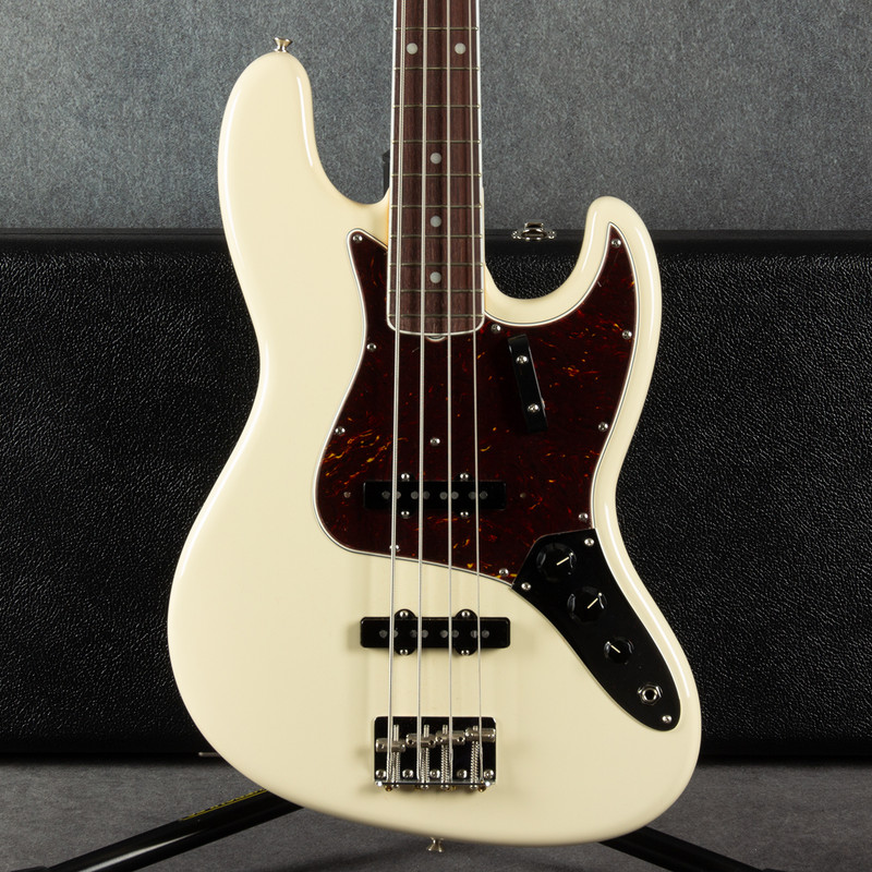 Fender American Vintage II 66 Jazz Bass - Olympic White - Hard Case - 2nd Hand Fender American Vintage II 66 Jazz Bass - Olympic White - Hard Case - 2nd Hand