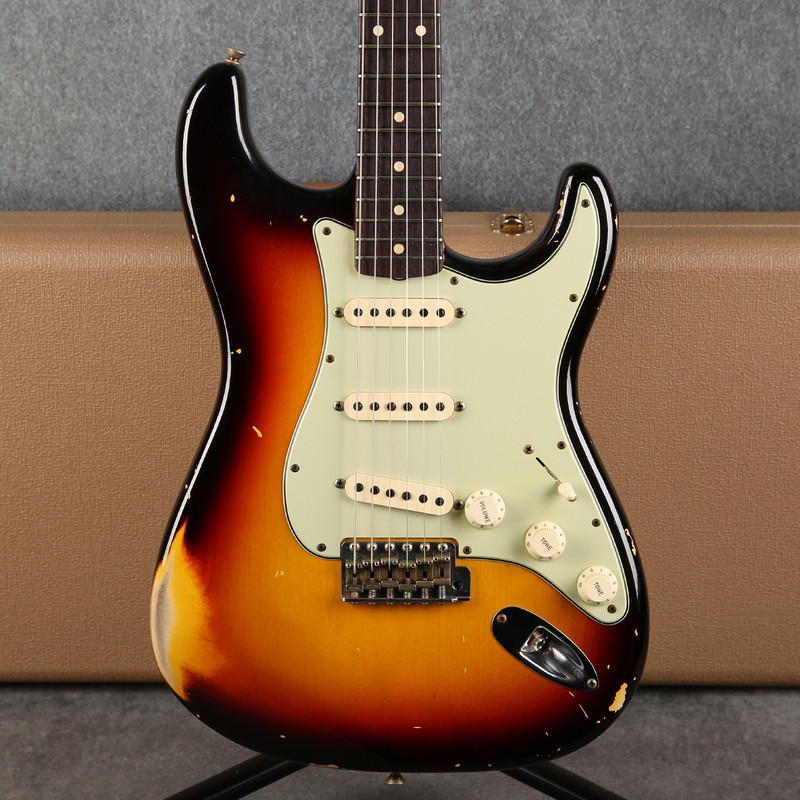 Fender Custom Shop 62 Stratocaster Relic - 3 Tone Sunburst - Case - 2nd Hand