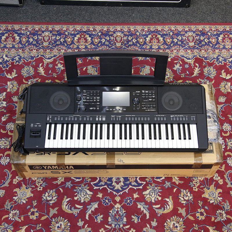Yamaha PSR-SX920 61-Key Arranger Keyboard - Box & PSU - 2nd Hand