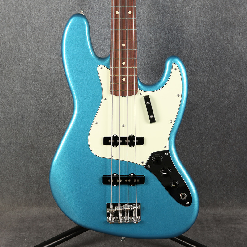 Fender Vintera II 60s Jazz Bass - Lake Placid Blue - 2nd Hand Fender Vintera II 60s Jazz Bass - Lake Placid Blue - 2nd Hand