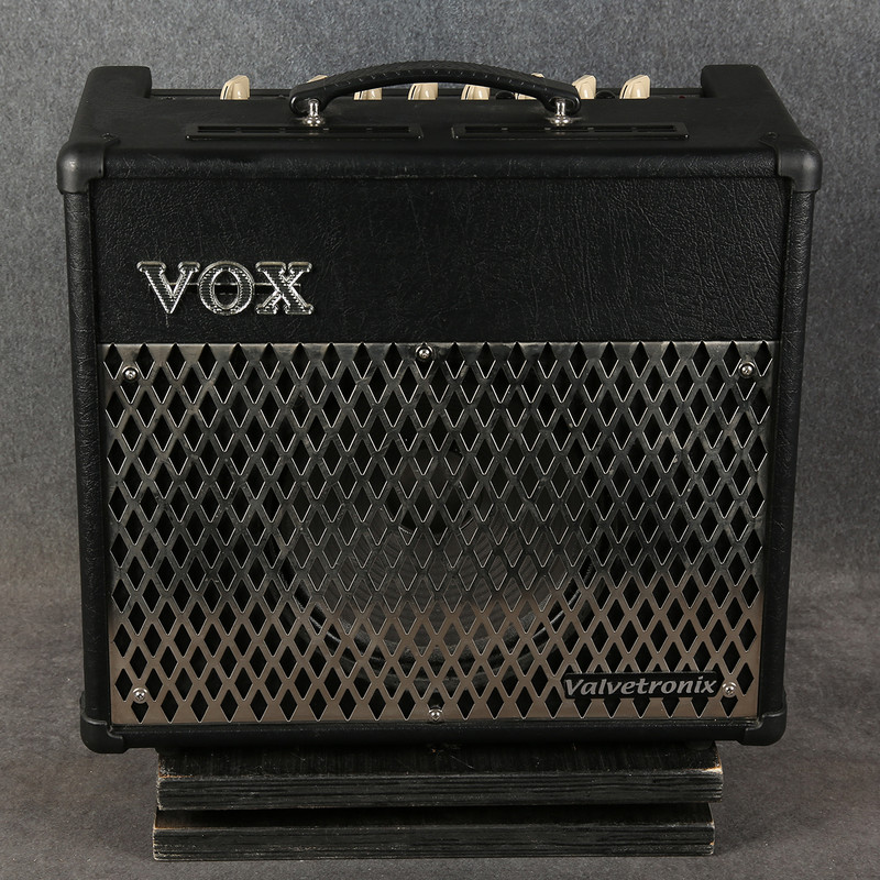 Vox Valvetronix VT30 Combo Amplifier - 2nd Hand (146557) Vox Valvetronix VT30 Combo Amplifier - 2nd Hand (146557)